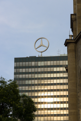 Непризнанная реклама Mercedes сделала новинку концерна крайне популярной с помощью Гитлера